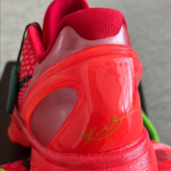 Kobe VI Protro “ reverse grinch” - Picture 4 of 4